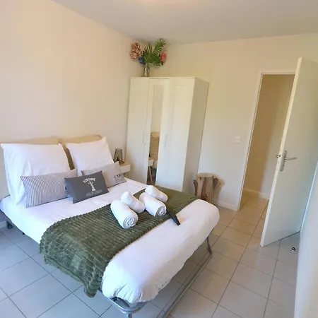 דירה O Bois Flotte - Ocean, Terrasse & Parking Gratuit - C' La Vieconciergeire לבן
